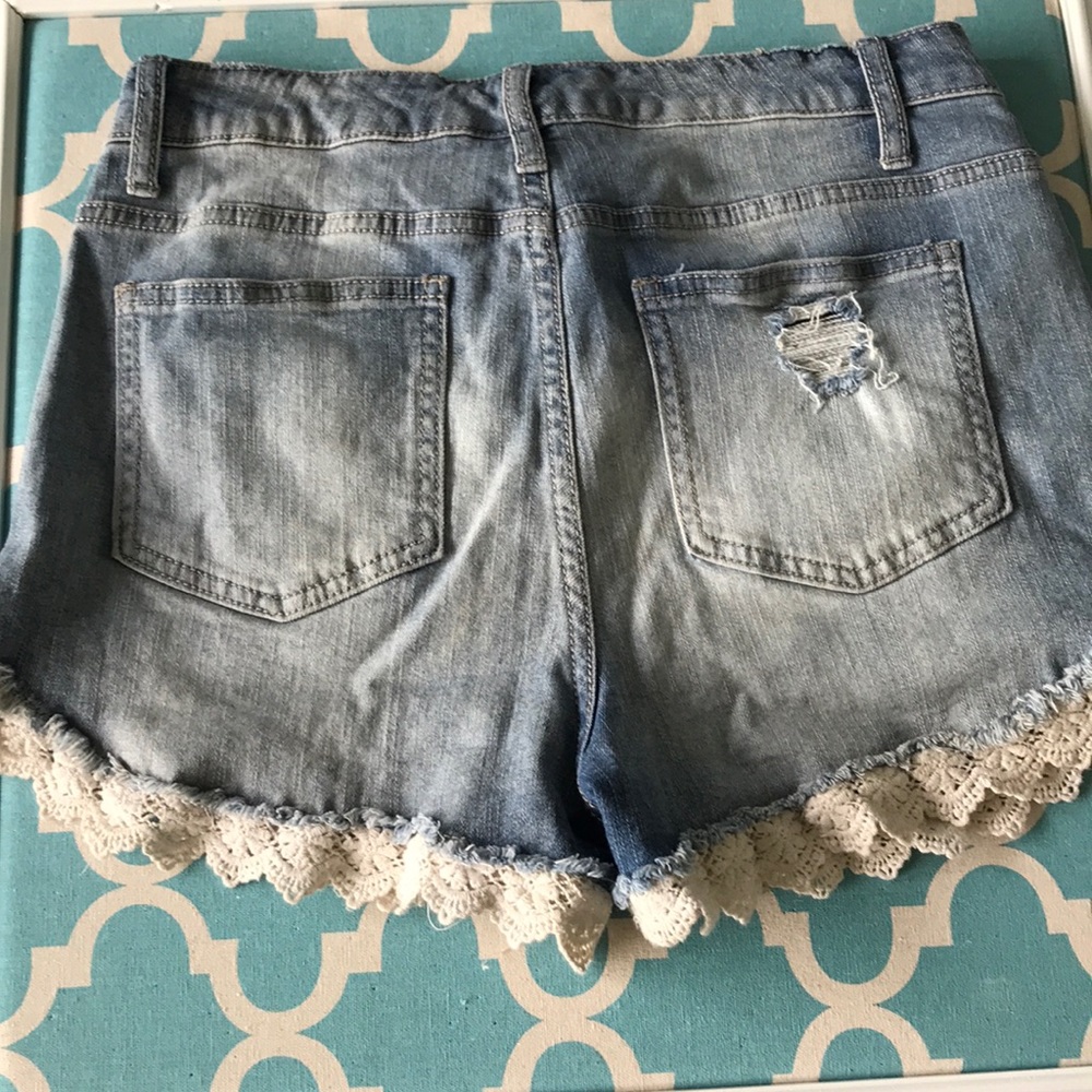 HIGH RISE SHORTS - Picture 2 of 3